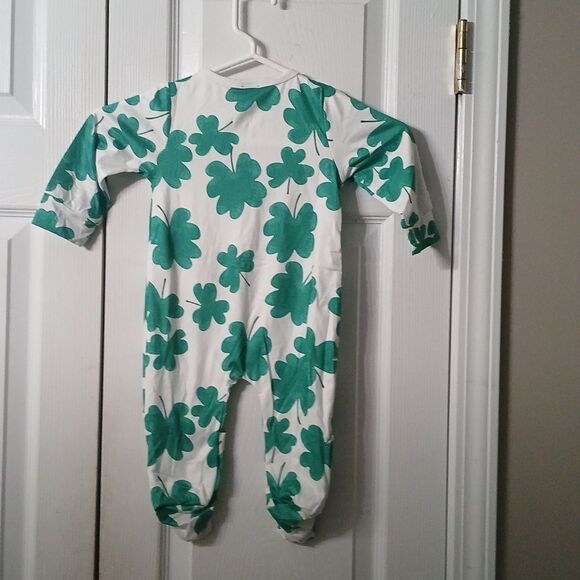 St Patrick's Day footed pajama onsie outfit Sz 70 NWOT 6-12 months - Picture 5 of 5